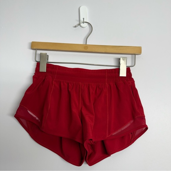 Lululemon Hotty Hot Short II *2.5" Dark Red Size 4 - Picture 1 of 6